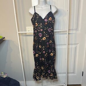 Guess Size 6 Black Lace & Floral MIDI Mermaid Style‎ Dress